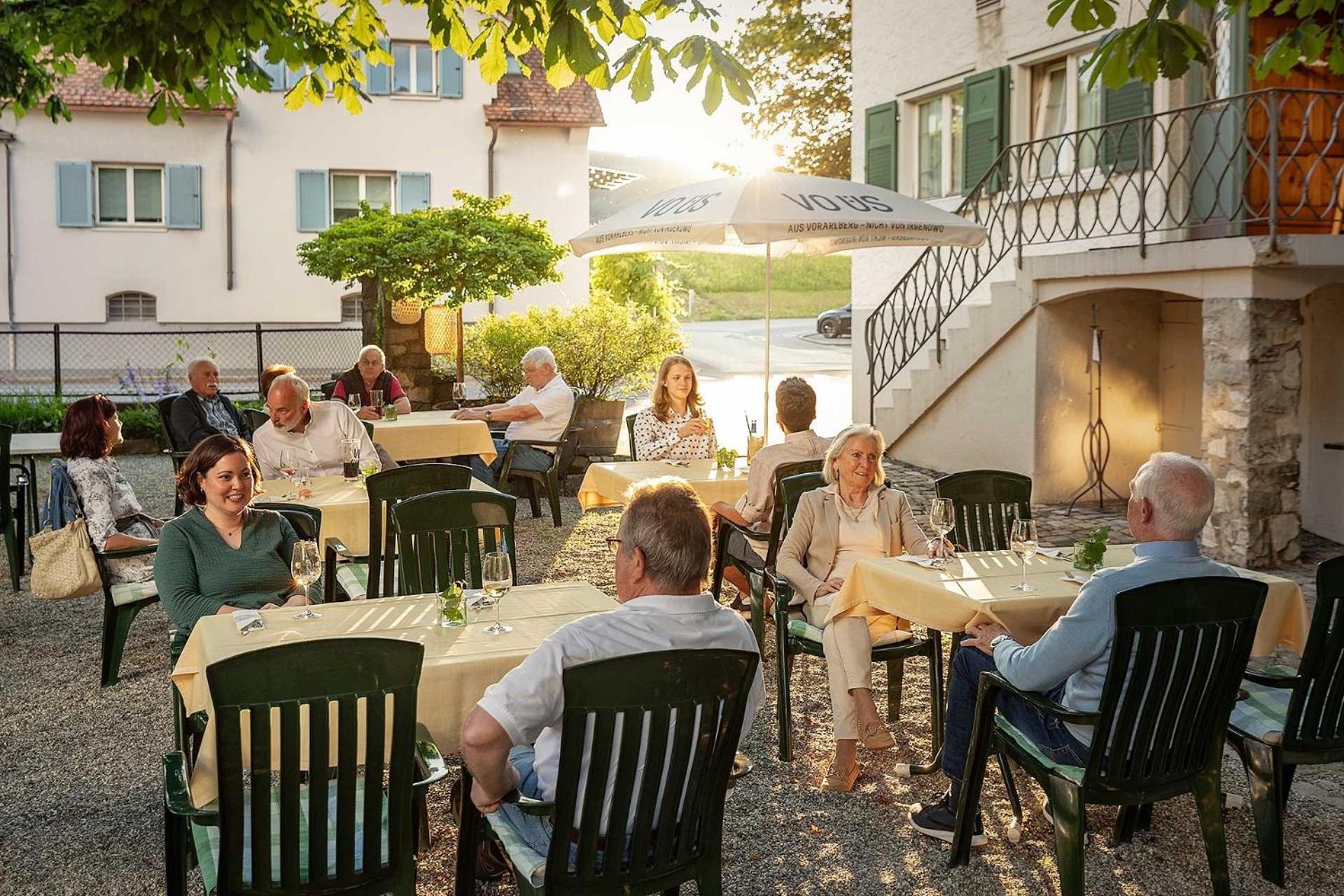 Hotel Gasthof Kroenele Лустенау Экстерьер фото